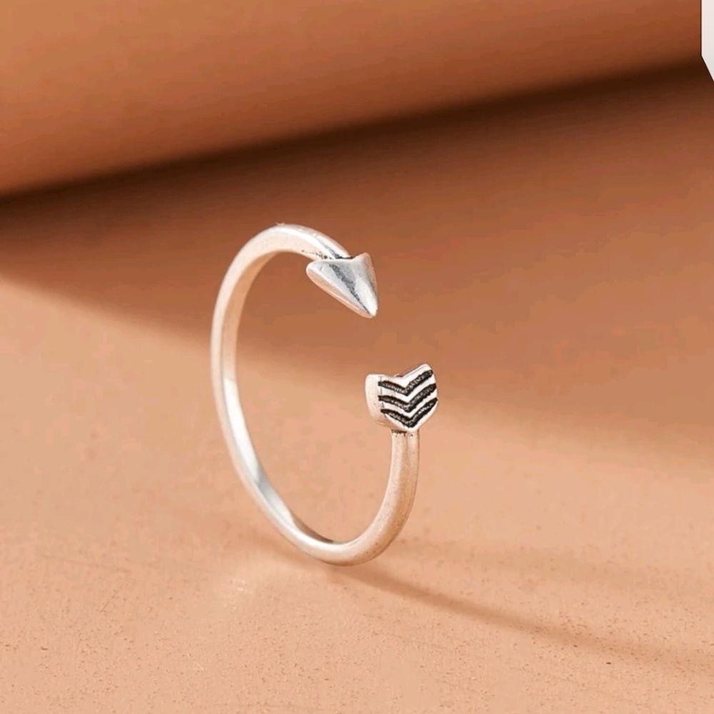 ✨3 for $28✨🆕🏹ARROW DESIGN TOE RING/CUFF🏹
